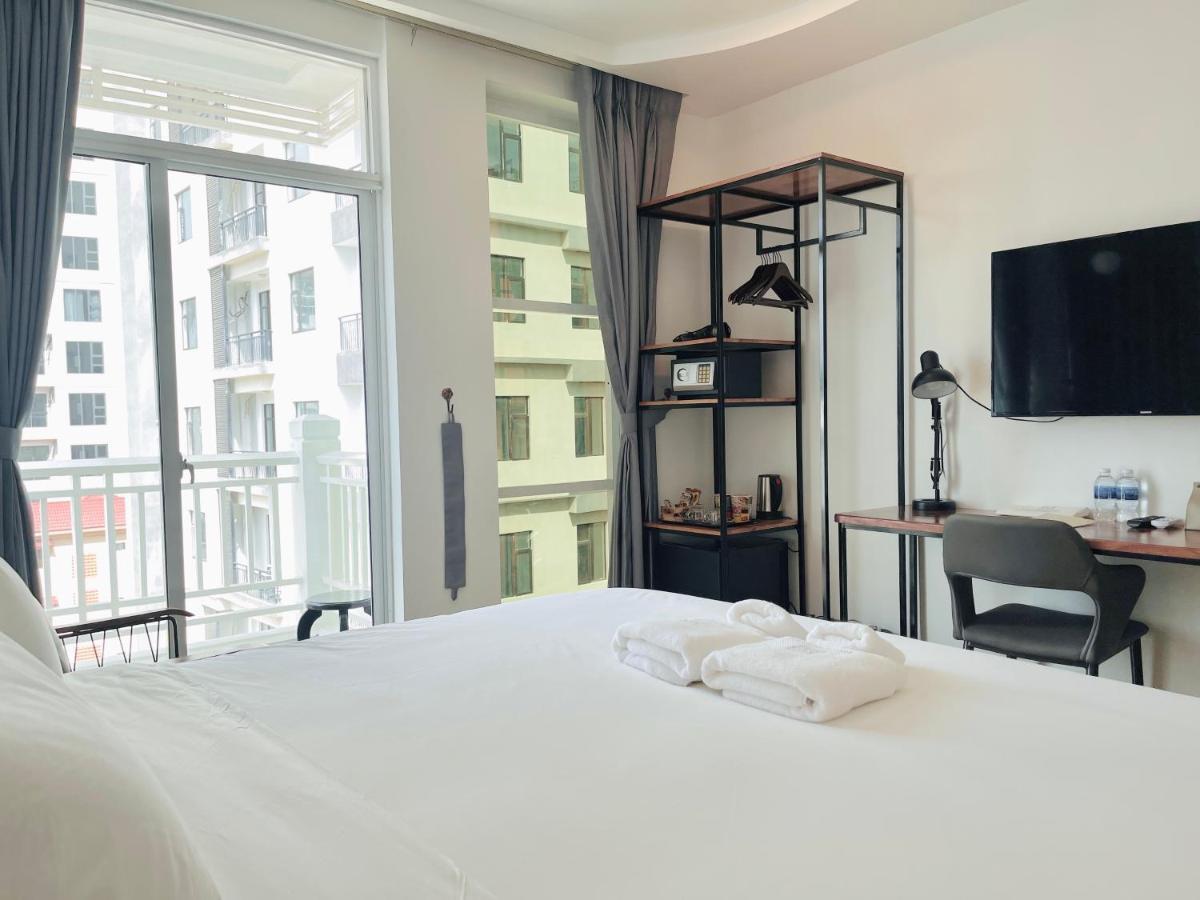 Times Hotel At Bassac Lane Phnom Penh Esterno foto