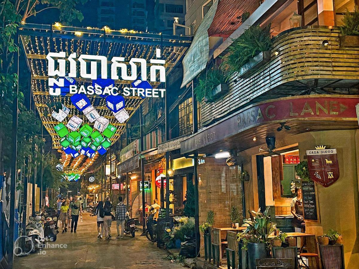 Times Hotel At Bassac Lane Phnom Penh Esterno foto