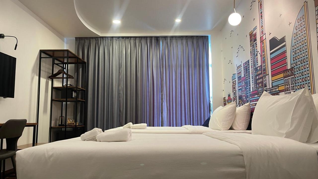 Times Hotel At Bassac Lane Phnom Penh Esterno foto