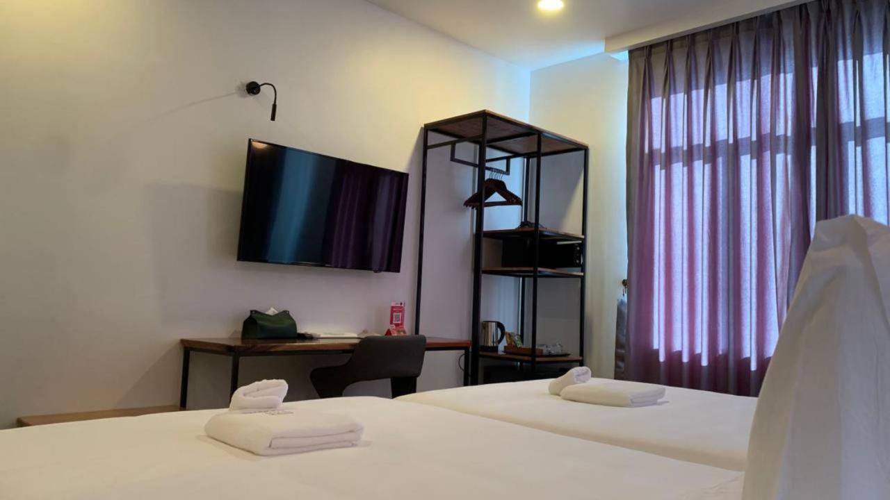 Times Hotel At Bassac Lane Phnom Penh Esterno foto