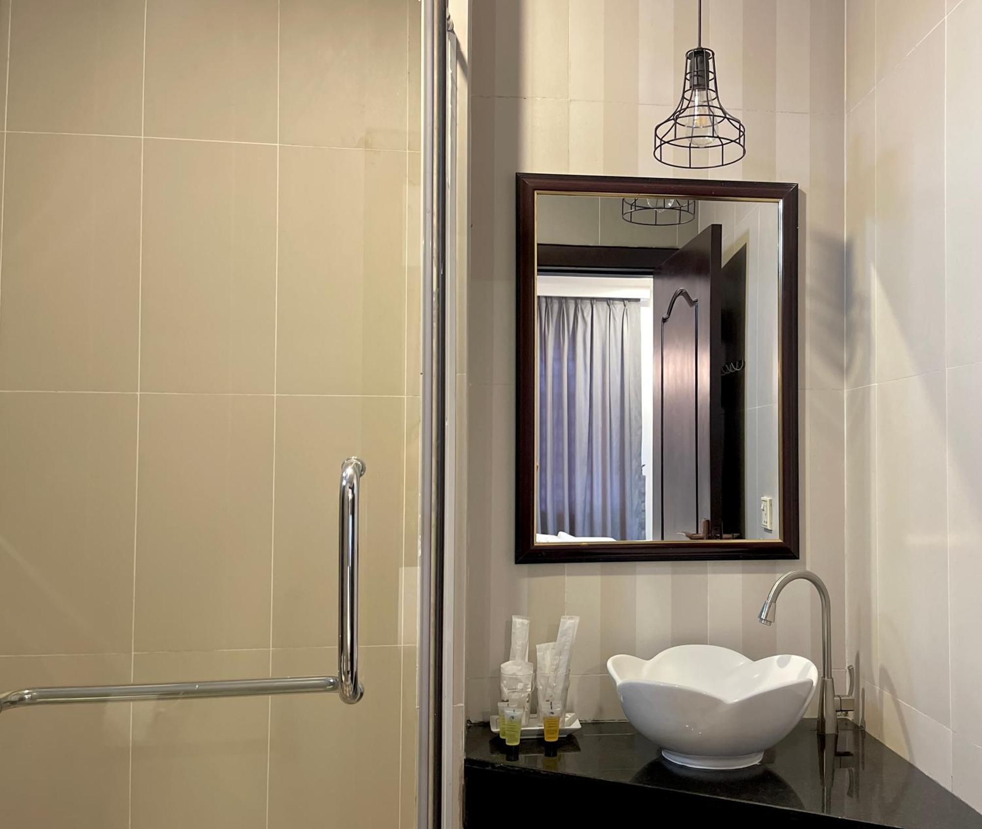 Times Hotel At Bassac Lane Phnom Penh Esterno foto