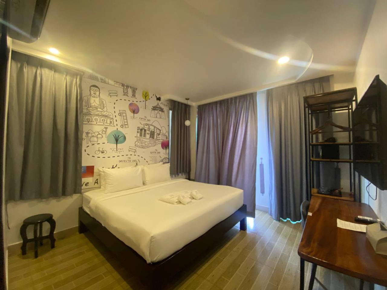 Times Hotel At Bassac Lane Phnom Penh Esterno foto