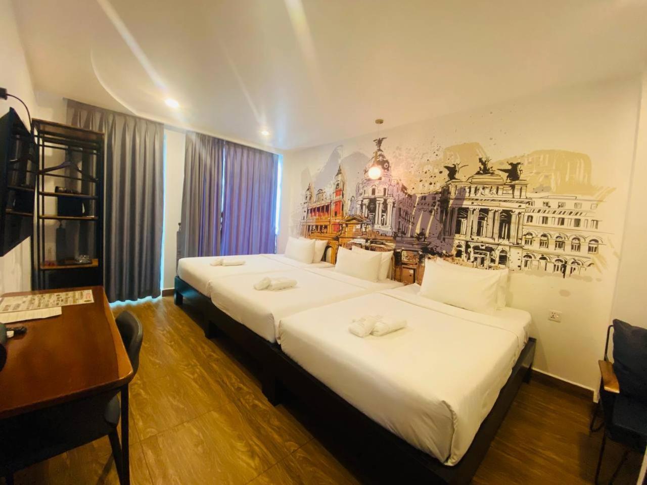 Times Hotel At Bassac Lane Phnom Penh Esterno foto