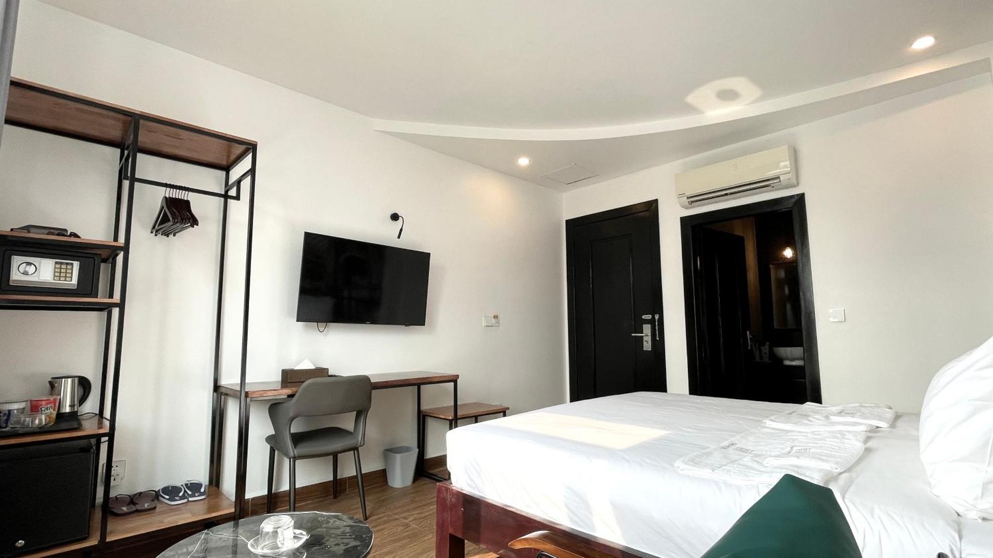 Times Hotel At Bassac Lane Phnom Penh Esterno foto