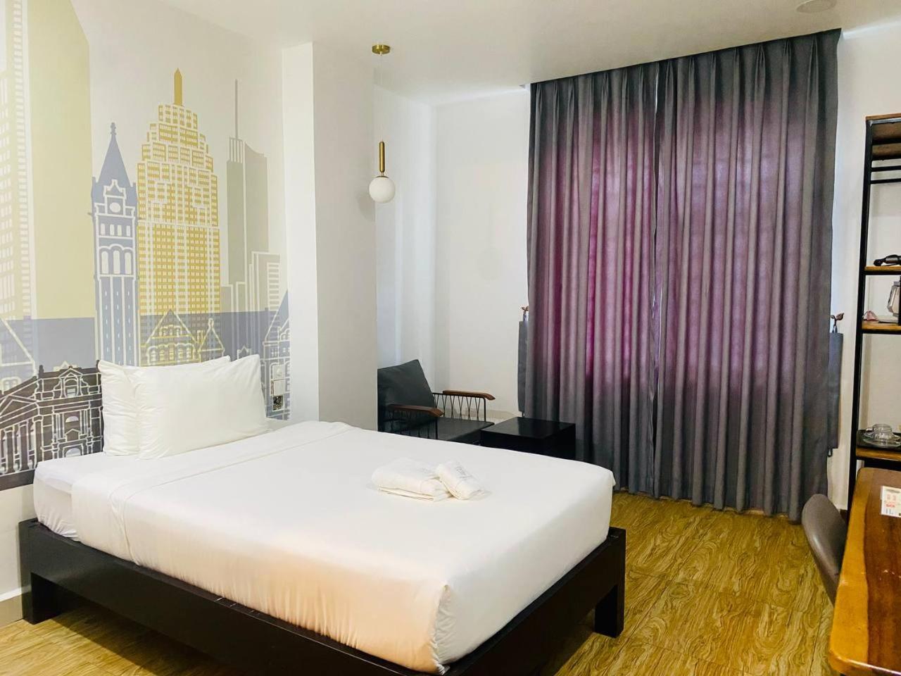 Times Hotel At Bassac Lane Phnom Penh Esterno foto