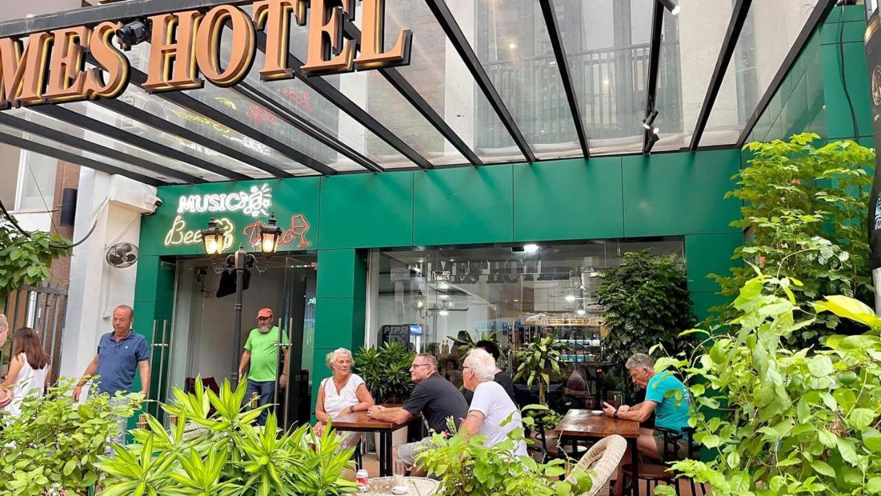 Times Hotel At Bassac Lane Phnom Penh Esterno foto